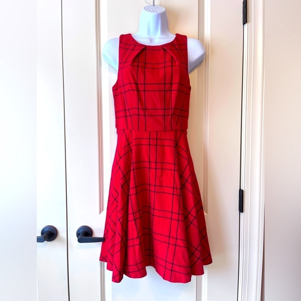 Elle Dress size 4